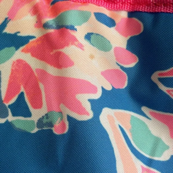 Large Lilly Pulitzer Beachy Insulated Tote - Picture 4 of 5
